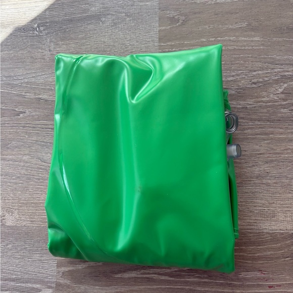 New! Inflatable Snow Tube - Picture 3 of 5